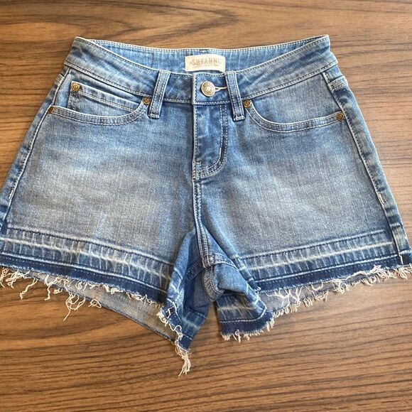 Shyanne Women’s MidRise Shorts - Picture 1 of 7